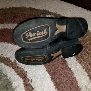 Size 10 ariat boots